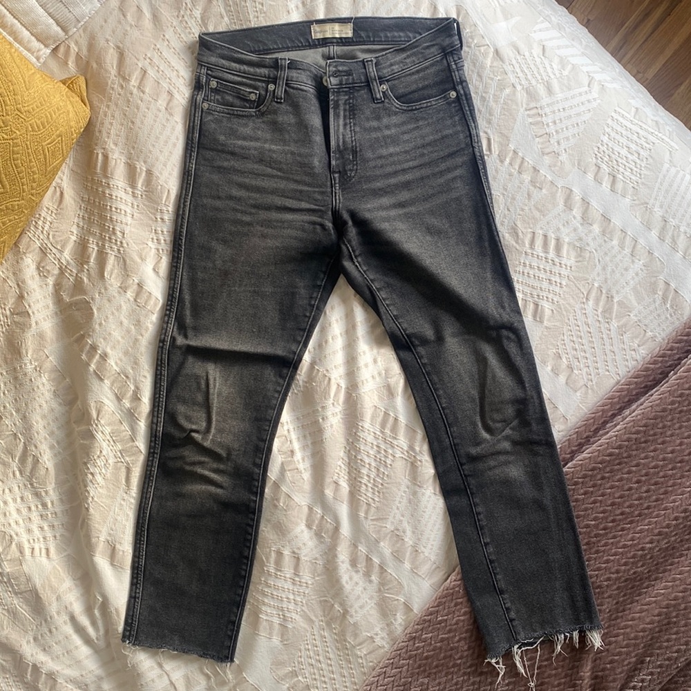 Gap raw hem straight jean
